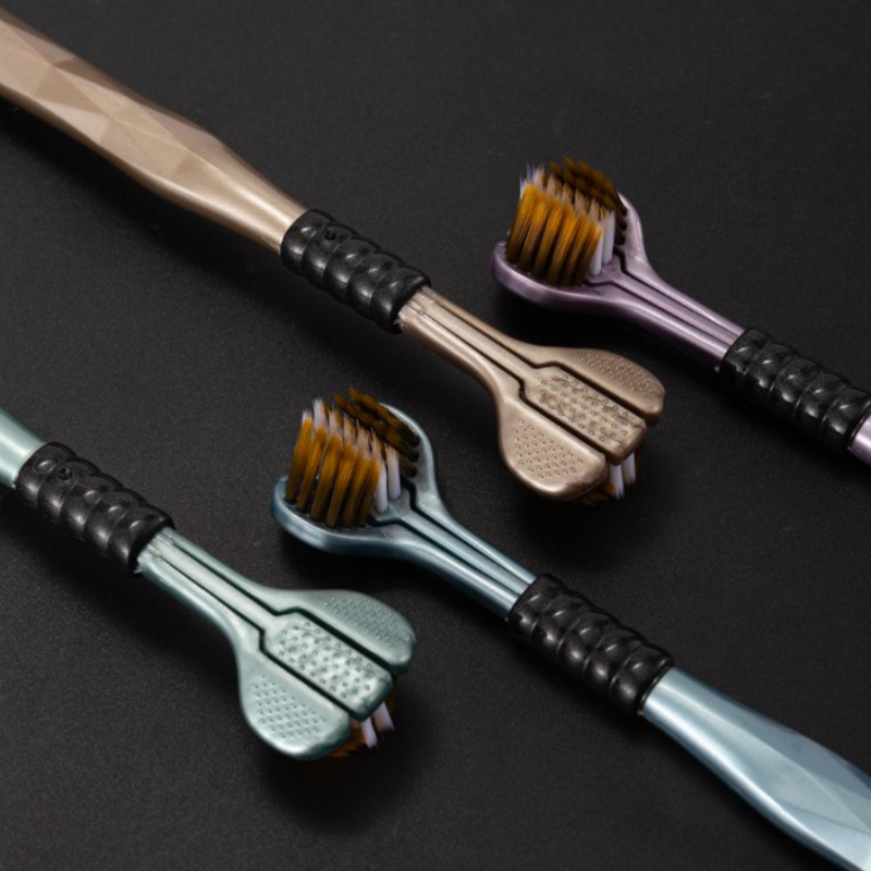 🦷Szczoteczka do zębów z trzema główkami i możliwością użycia pod różnymi kątami