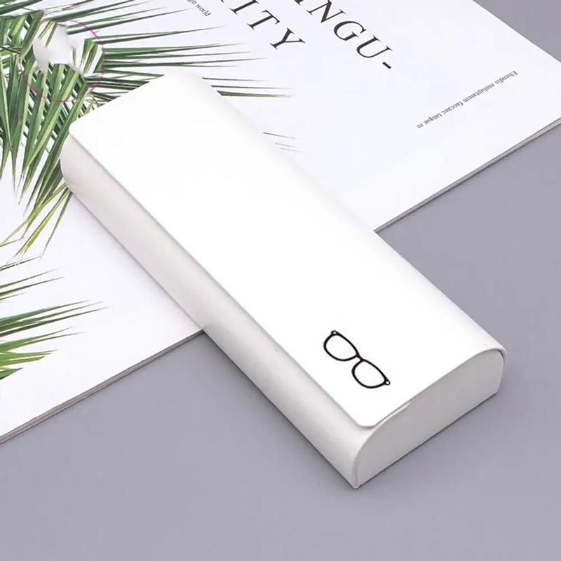 Minimalistyczne etui na okulary z twardej skóry