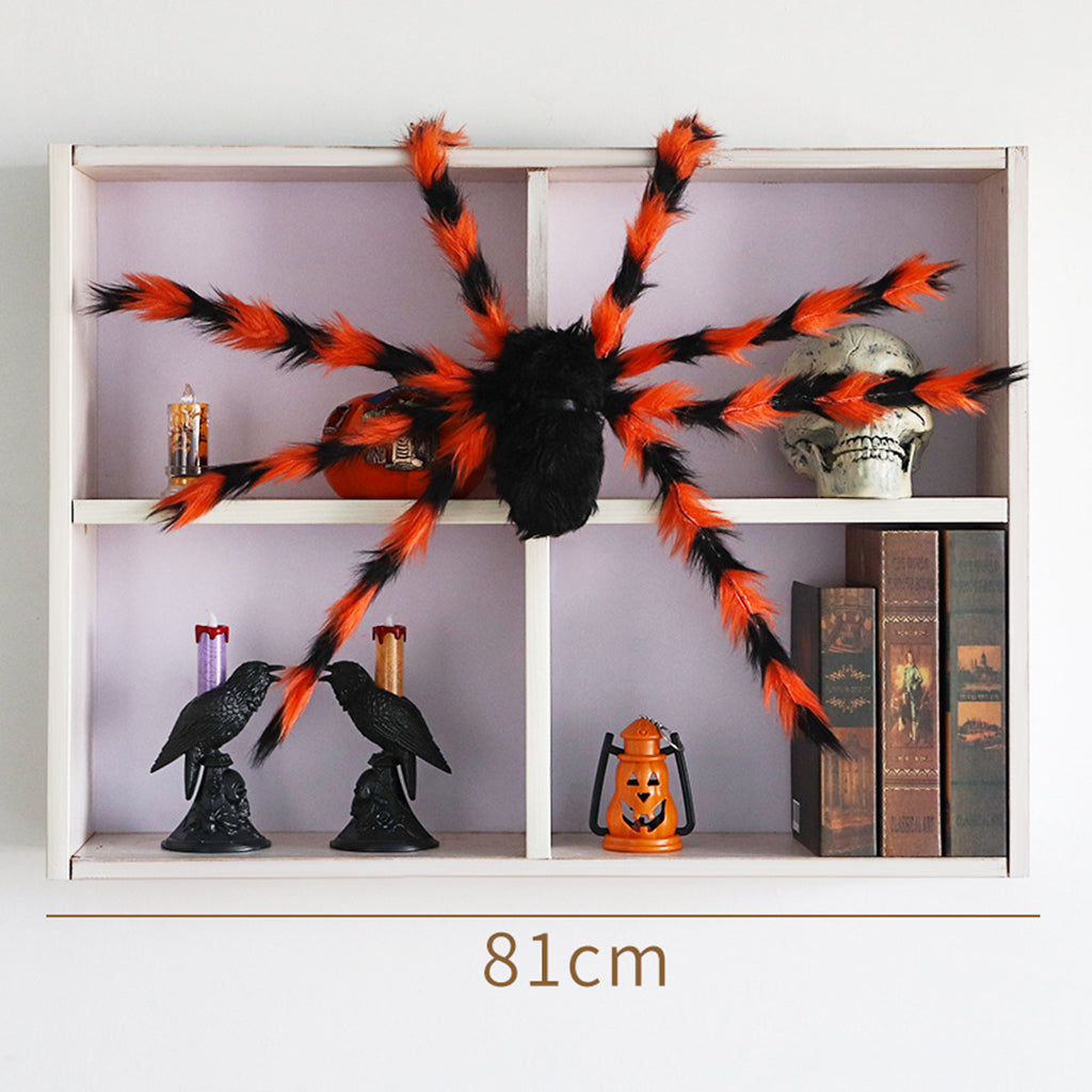 Gigantyczny pająk do dekoracji zewnętrznych na Halloween