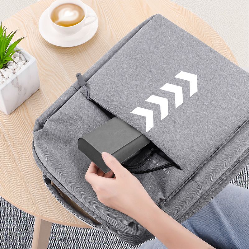 Minimalistyczne etui na okulary z twardej skóry