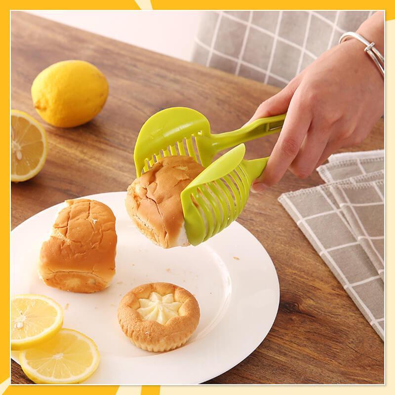 🍋Teraz 50% taniej! Kreatywne narzędzie kuchenne do krojenia w plastry – ręczna krajalnica ze stopu aluminium (materiał bezpieczny w kontakcie z żywnością) oraz uchwyt ułatwiający szybkie krojenie cytryn, pomidorów, cebuli i miękkich owoców lub warzyw.