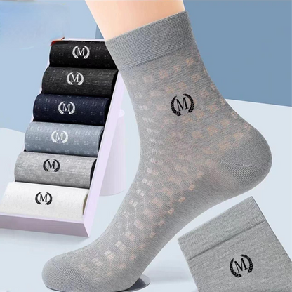 5 tuzinów masturbowanych pończoch w środku lata