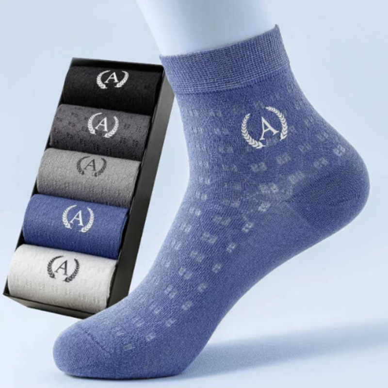 5 tuzinów masturbowanych pończoch w środku lata