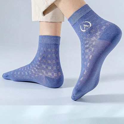 5 tuzinów masturbowanych pończoch w środku lata