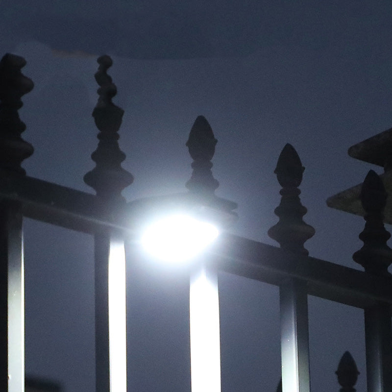 🔥 Lampka solarna z czujnikiem ruchu – 🔥Idealna do ogrodów, balkonów i tarasów! 🏡✨