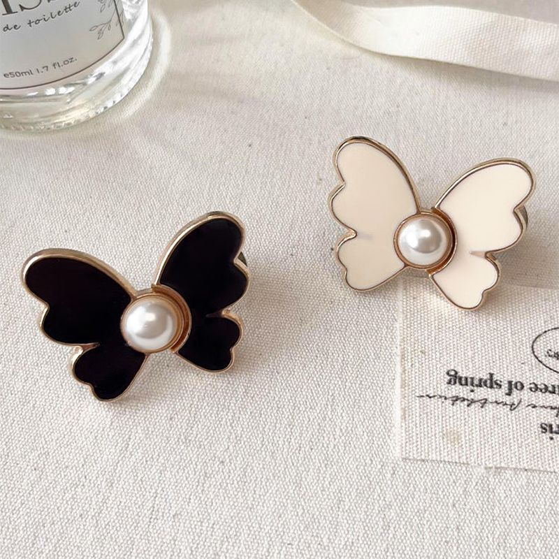 Butterfly Pearl Waist Button Jeans Pin