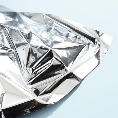 ✨ Srebrny dwustronny wodoodporny przenośny koc ratunkowy do użytku na zewnątrz — ciepło i bezpieczeństwo za połowę ceny! ✨