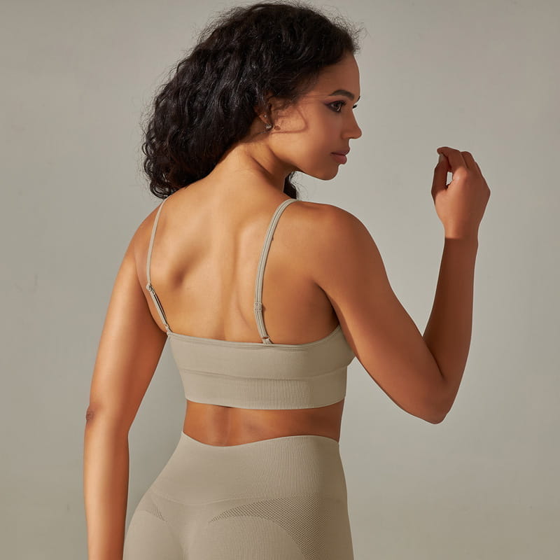 Einfarbige stylische Workout-Kleidung für Frauen (separat erhältlich)