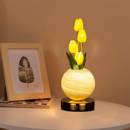 ✨ Elegancka Lampka Nocna z Bukietem Tulipanów – Piękna Dekoracja i Miękkie Światło ✨