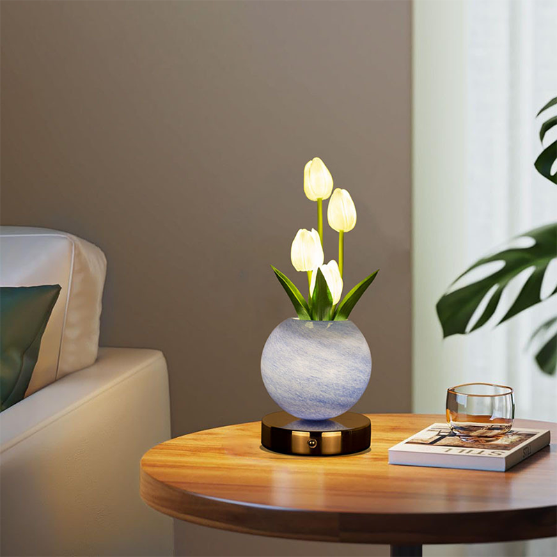✨ Elegancka Lampka Nocna z Bukietem Tulipanów – Piękna Dekoracja i Miękkie Światło ✨