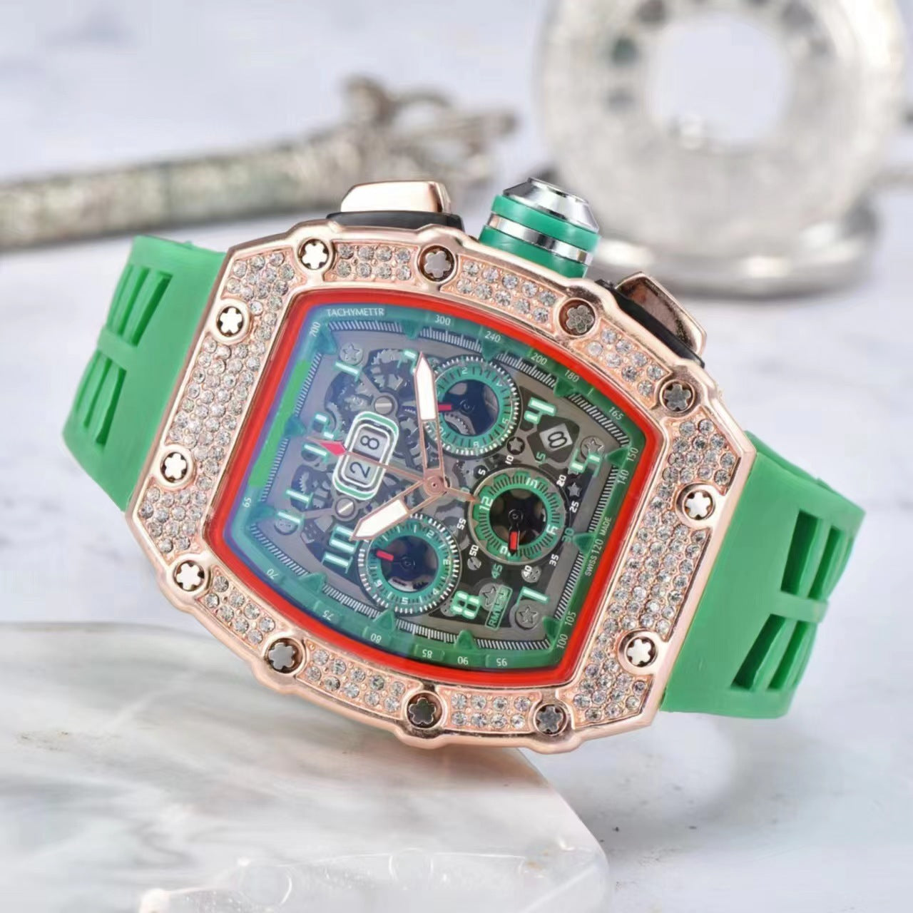 ⌚ Edycja limitowana – 50% zniżki! ✨ Luksusowy męski zegarek w kształcie tonneau z ozdobami z kryształków
