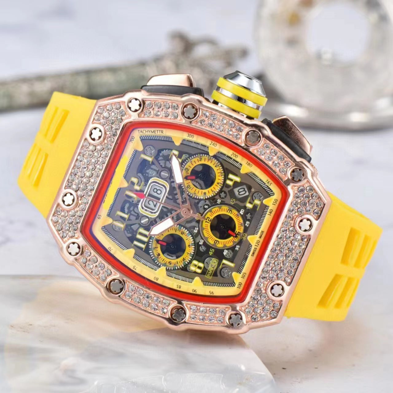 ⌚ Edycja limitowana – 50% zniżki! ✨ Luksusowy męski zegarek w kształcie tonneau z ozdobami z kryształków