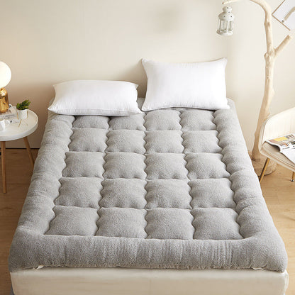 Miękka, pikowana nakładka na materac 🛏️ Warstwa komfortu niczym chmura – otul się miękkością i budź się wypoczęty ✨