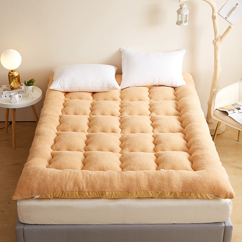 Miękka, pikowana nakładka na materac 🛏️ Warstwa komfortu niczym chmura – otul się miękkością i budź się wypoczęty ✨